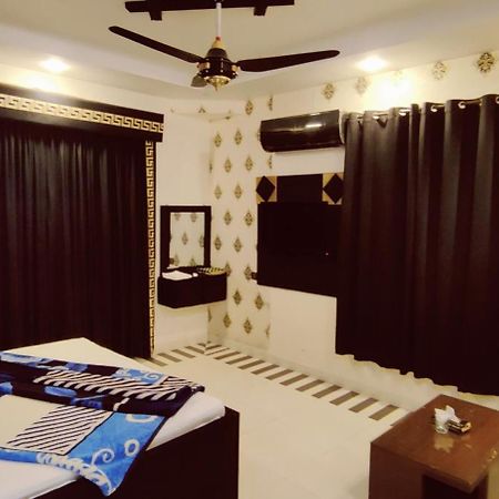 HOTEL DE SMART Multan Bagian luar foto