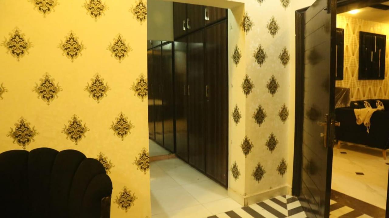 HOTEL DE SMART Multan Bagian luar foto