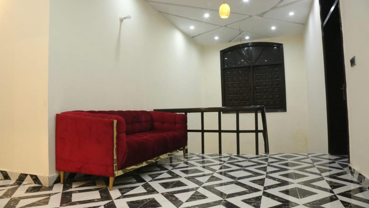HOTEL DE SMART Multan Bagian luar foto