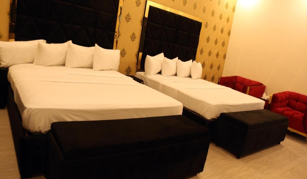 HOTEL DE SMART Multan Bagian luar foto
