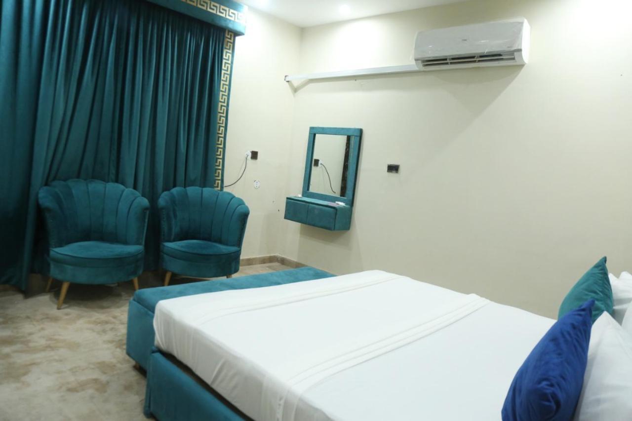 HOTEL DE SMART Multan Bagian luar foto