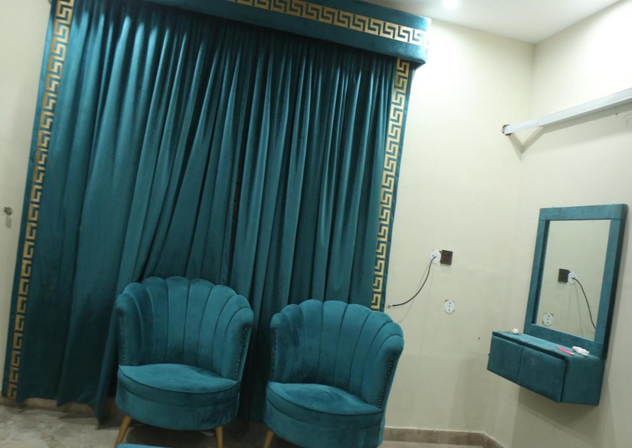 HOTEL DE SMART Multan Bagian luar foto