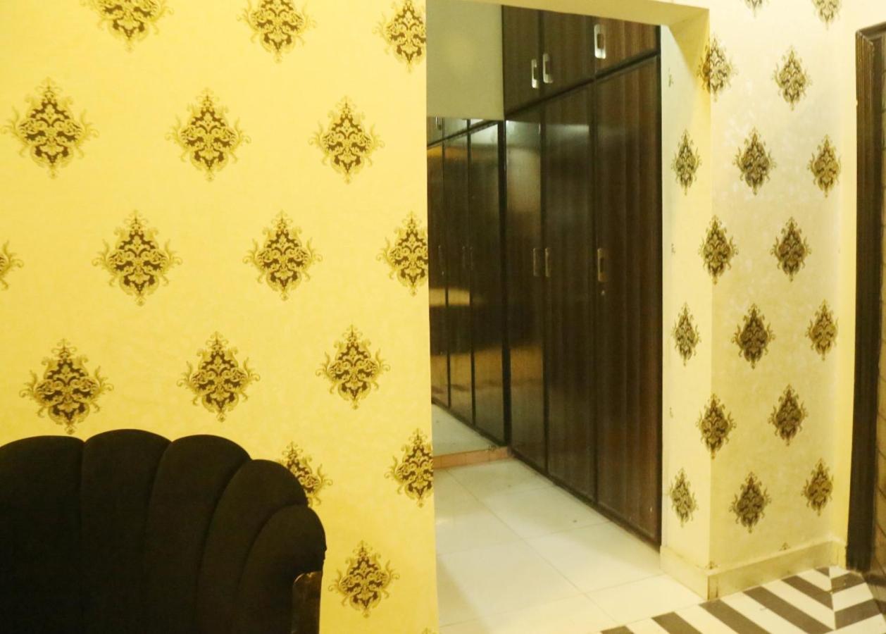 HOTEL DE SMART Multan Bagian luar foto