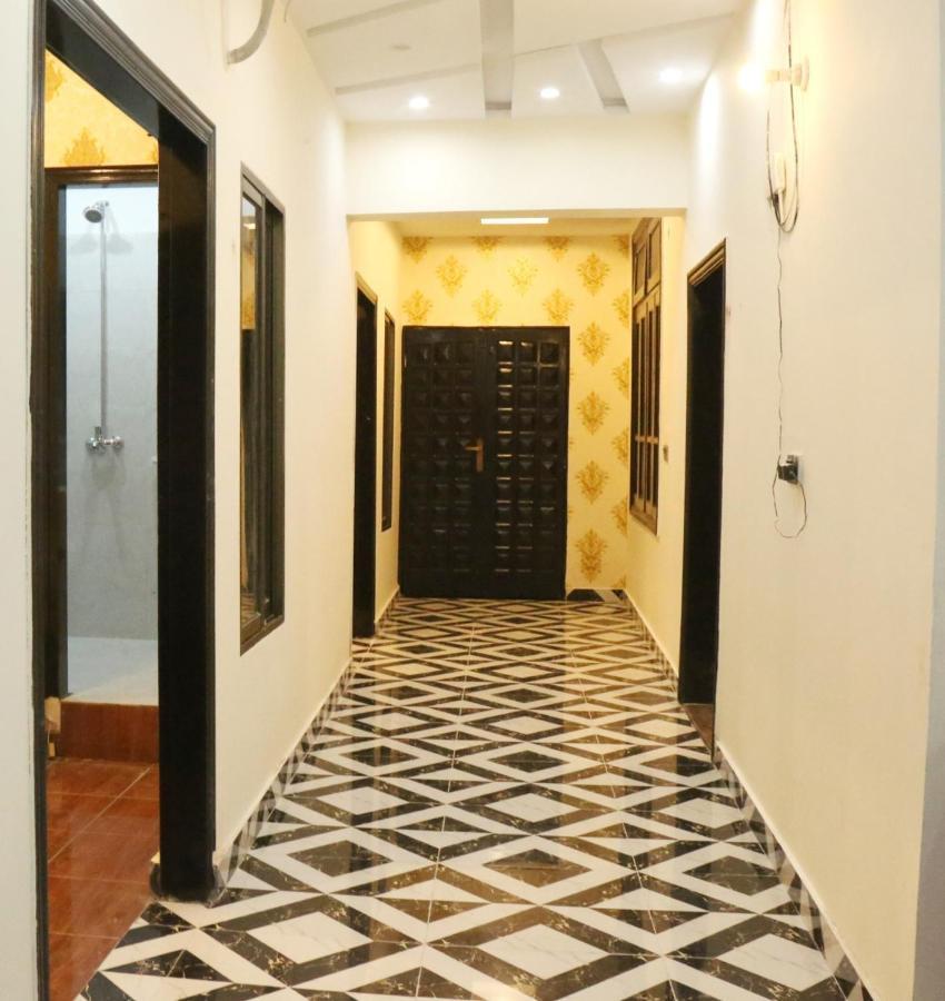 HOTEL DE SMART Multan Bagian luar foto