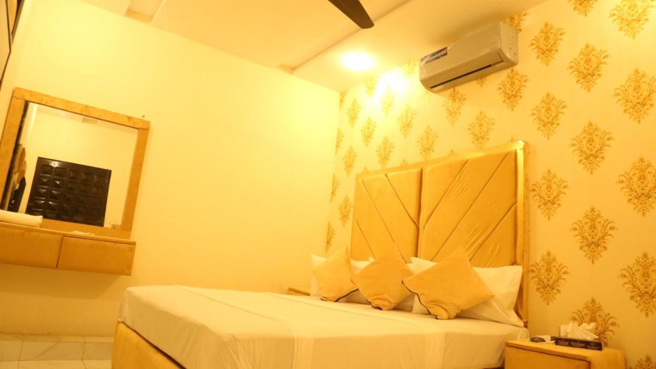 HOTEL DE SMART Multan Bagian luar foto