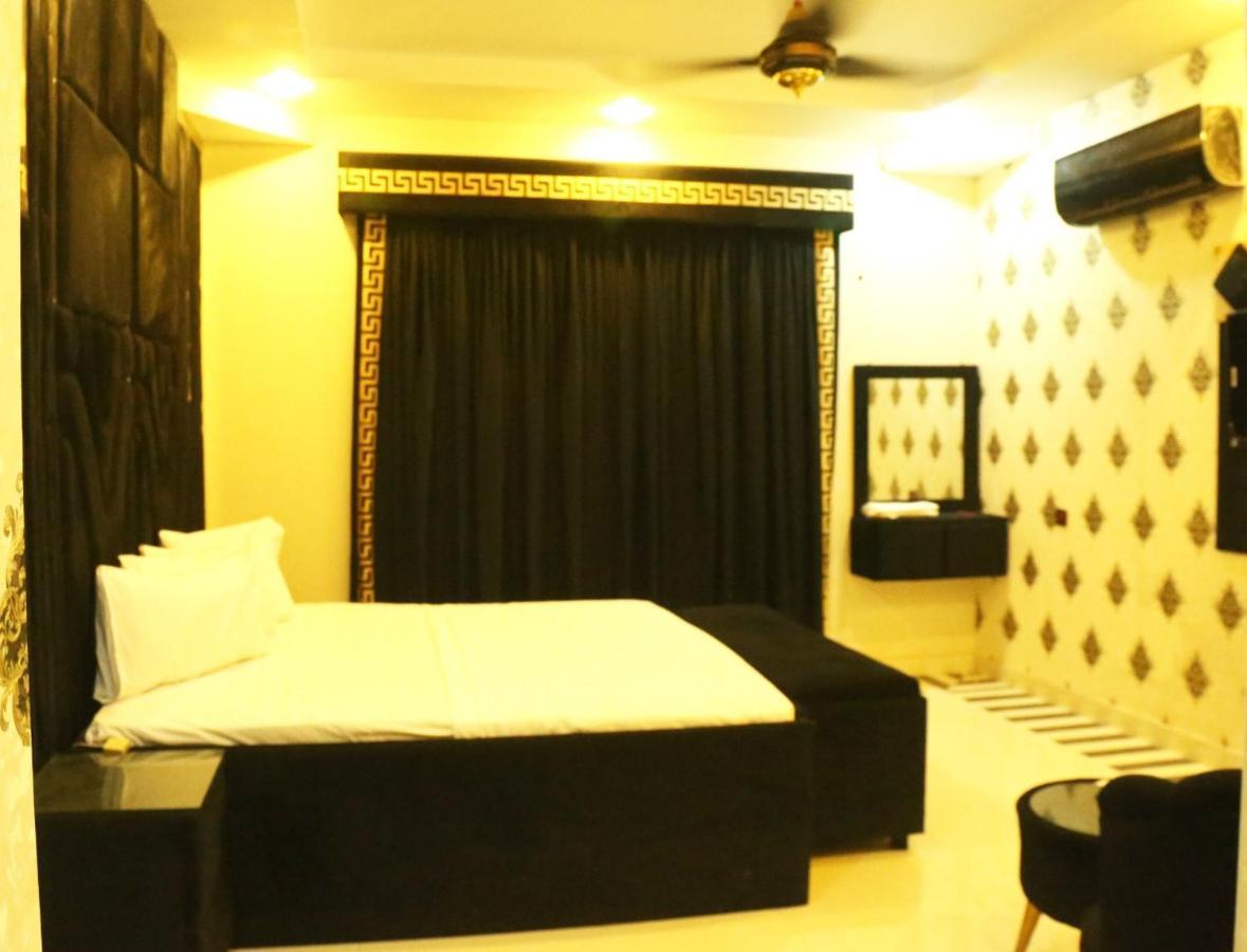 HOTEL DE SMART Multan Bagian luar foto