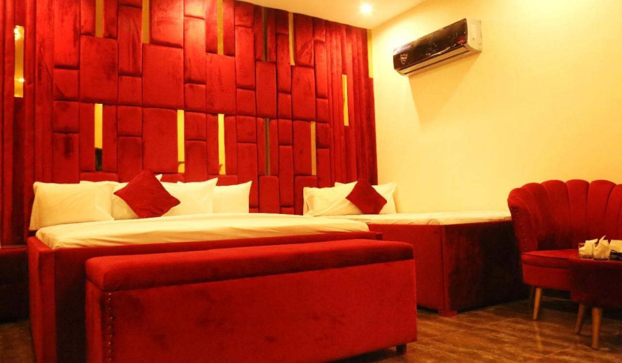HOTEL DE SMART Multan Bagian luar foto