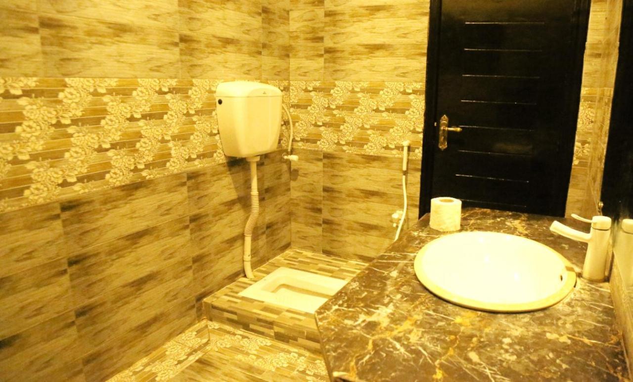 HOTEL DE SMART Multan Bagian luar foto