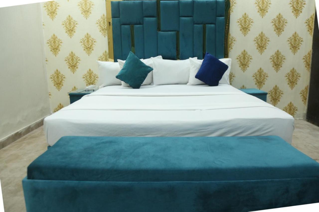 HOTEL DE SMART Multan Bagian luar foto
