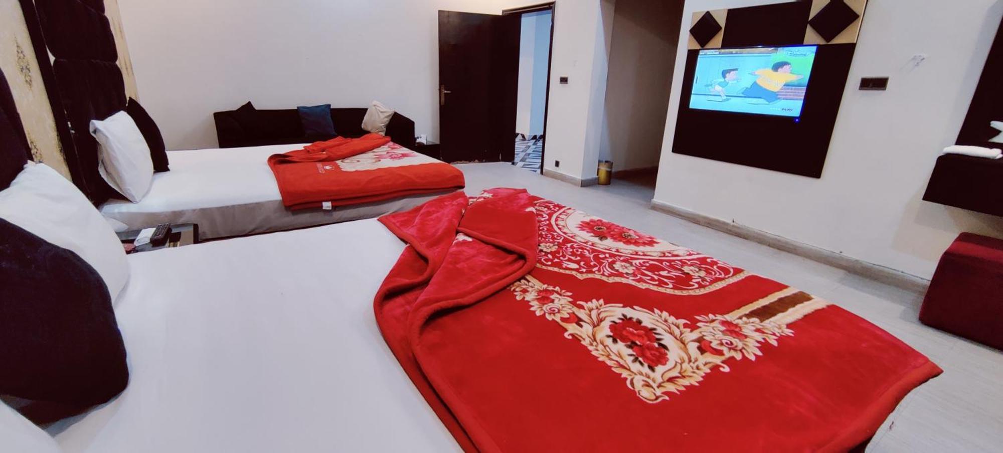 HOTEL DE SMART Multan Bagian luar foto