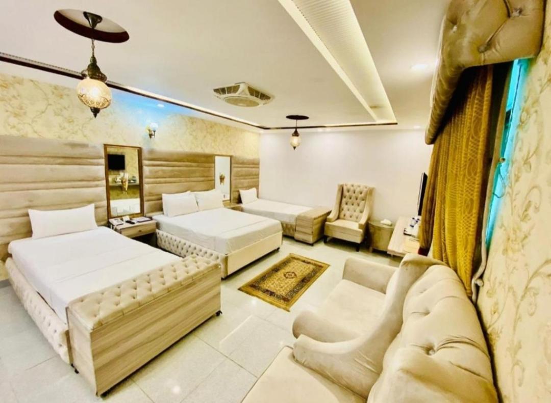 HOTEL DE SMART Multan Bagian luar foto
